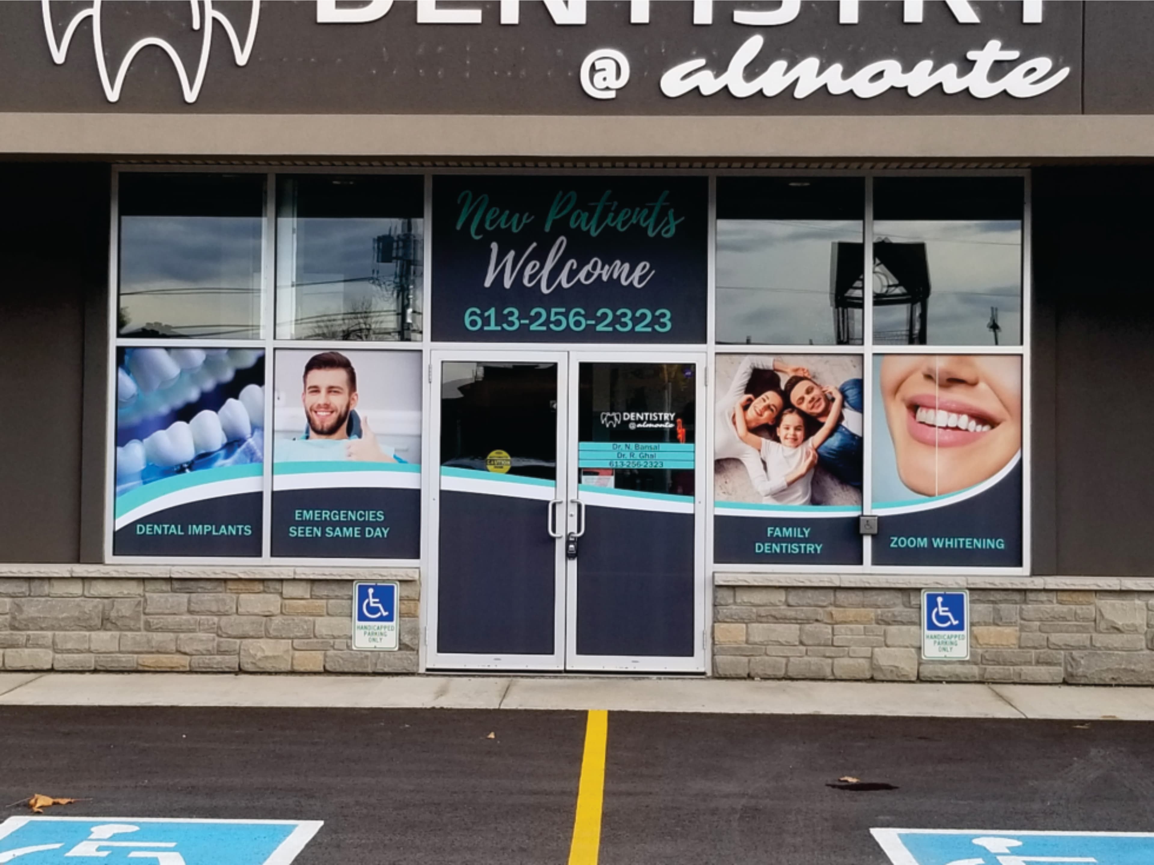 Ottawa Denture Implant Centre – Exterior signage