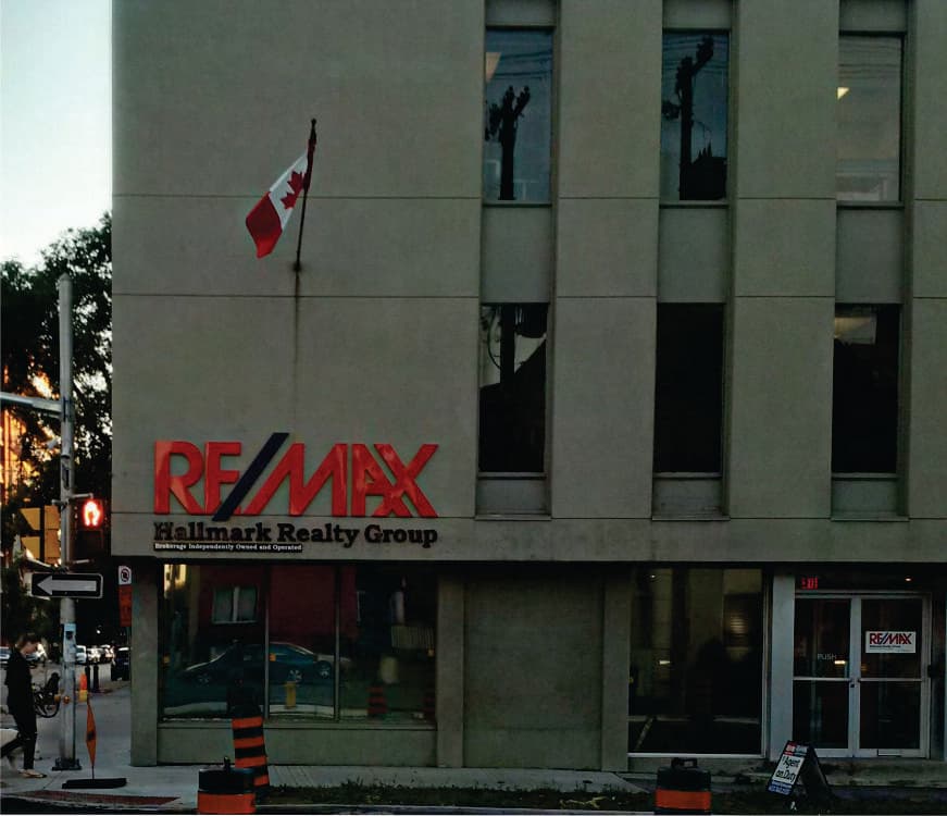Real estate exterior sign Ottawa