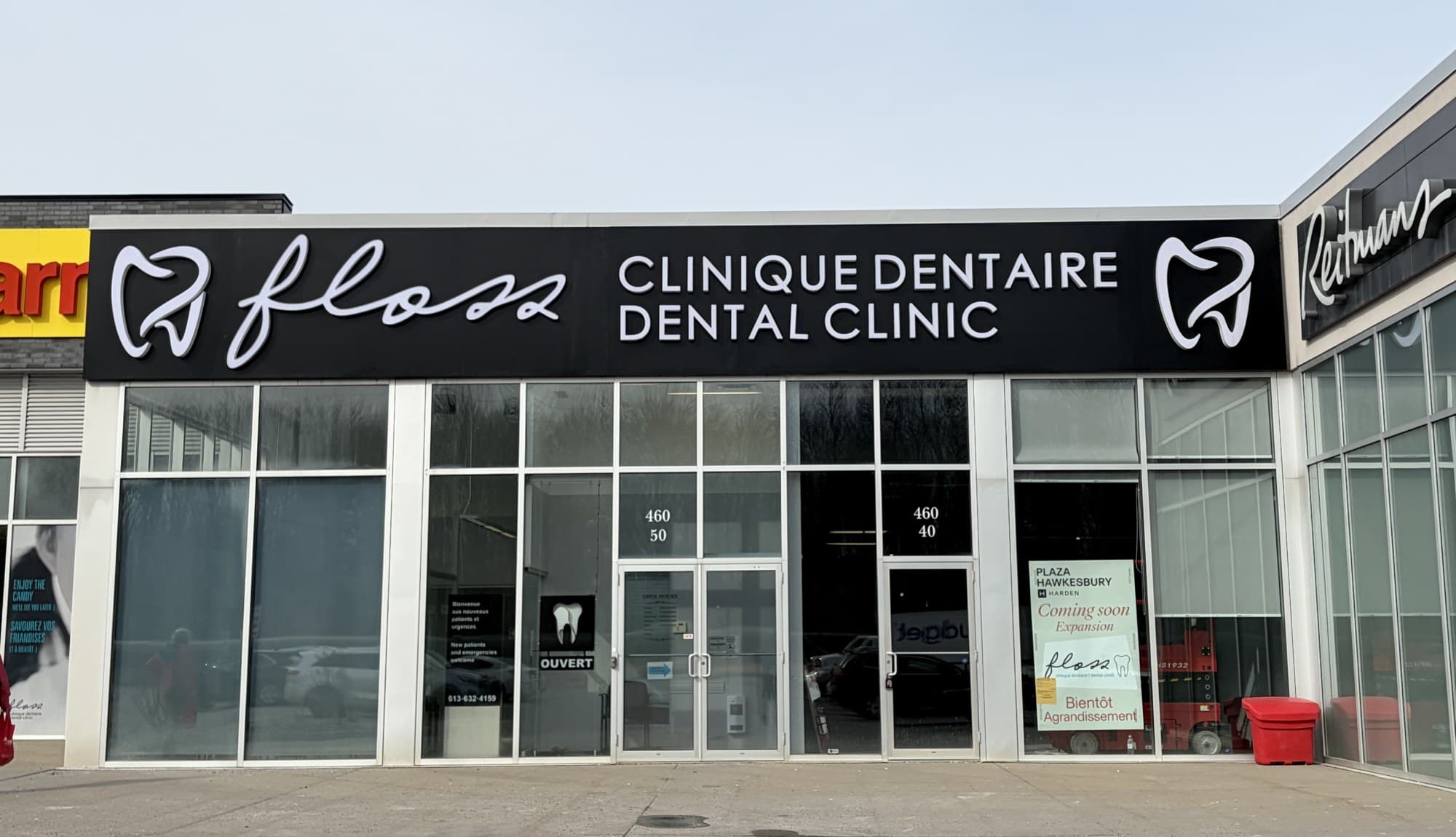 Floss Dental Clinique Dentaire, Hawkesbury: Bilingual Channel Letters with RGB LED Tooth Logos